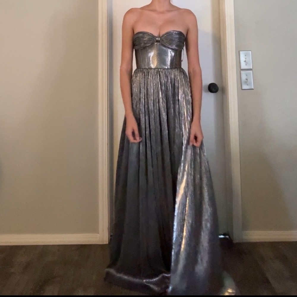 NEW Bronx and Banco Florence Gown in Silver Metallic Strapless Formal Maxi Dress - Picture 4 of 6
